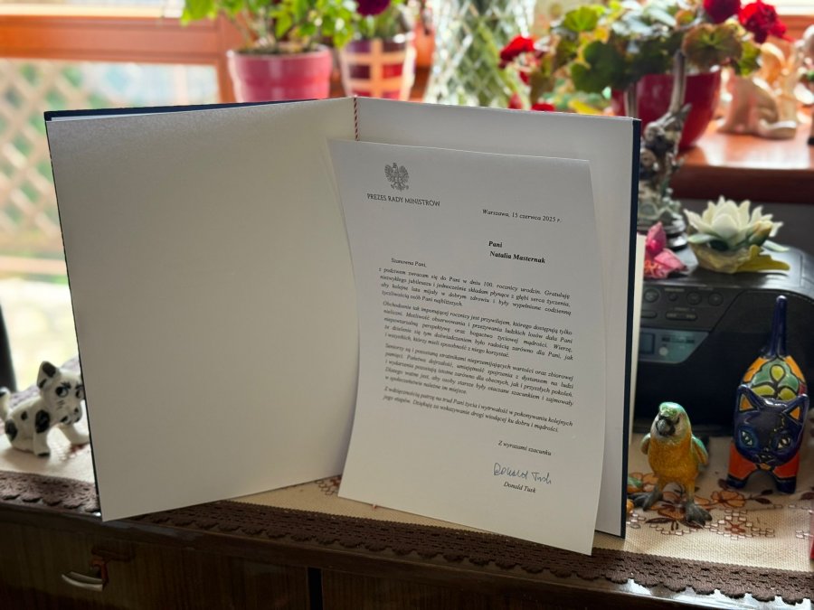 List gratulacyjny od premiera (fot. Natalia Kawalerowicz)