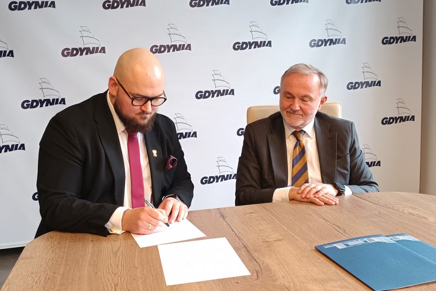 Podpisanie listu intencyjnego prezes Residport i prezydent Gdyni podpisują list intencyjny