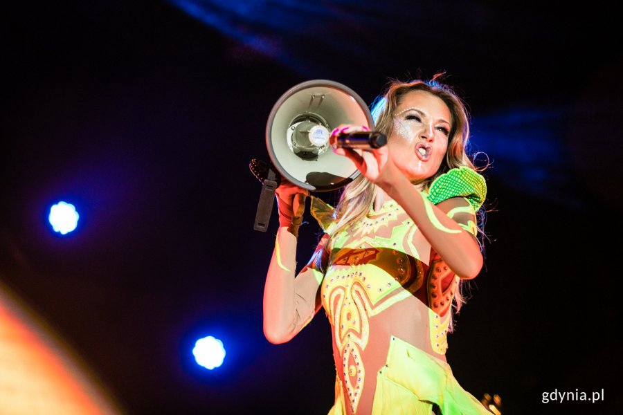 Rok 2020 rozpoczął się #wGdyni, na scenie Agnieszka Rassa Rassalska i DJ Romero//Karol Stańczak