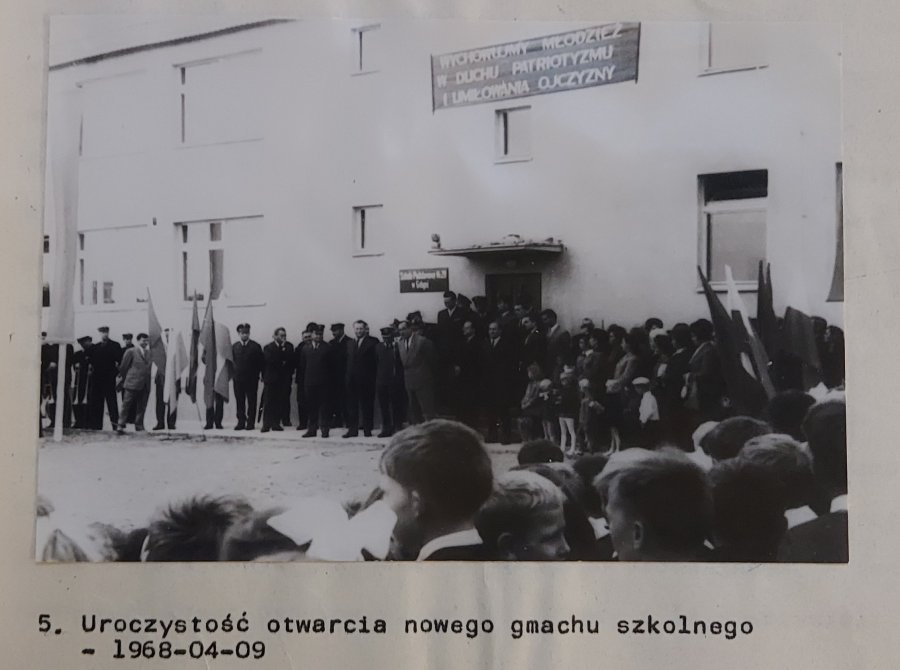 Uroczystość otwarcia nowego budynku szkoły, rok 1968 // fot. SP 28
