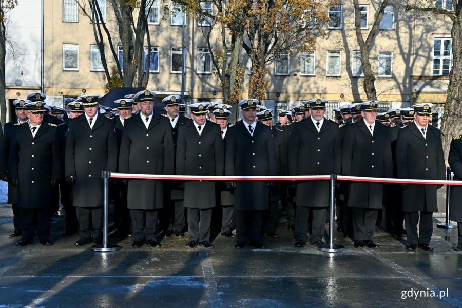 Przedstawiciele Marynarki Wojennej podczas uroczystości z okazji 105. rocznicy utworzenia Marynarki Wojennej