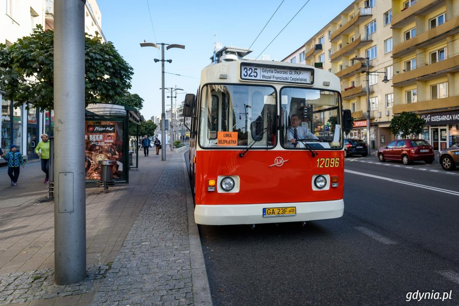 Podróż sentymentalna linią 325, fot. Dawid Linkowski
