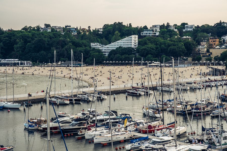 Widok na marinę.