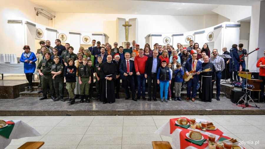 Tradycyjna gdyńska Wigilia u Franciszkanów // fot. Dawid Linkowski