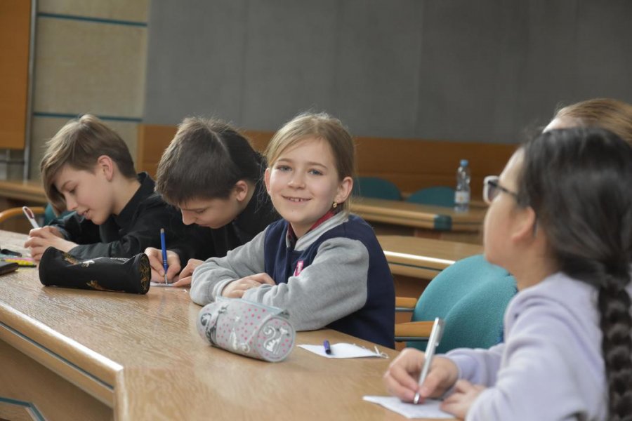 Nagrody dla gdyńskich szkół za zaoszczędzone WAT-y // fot. Lechosław Dzierżak