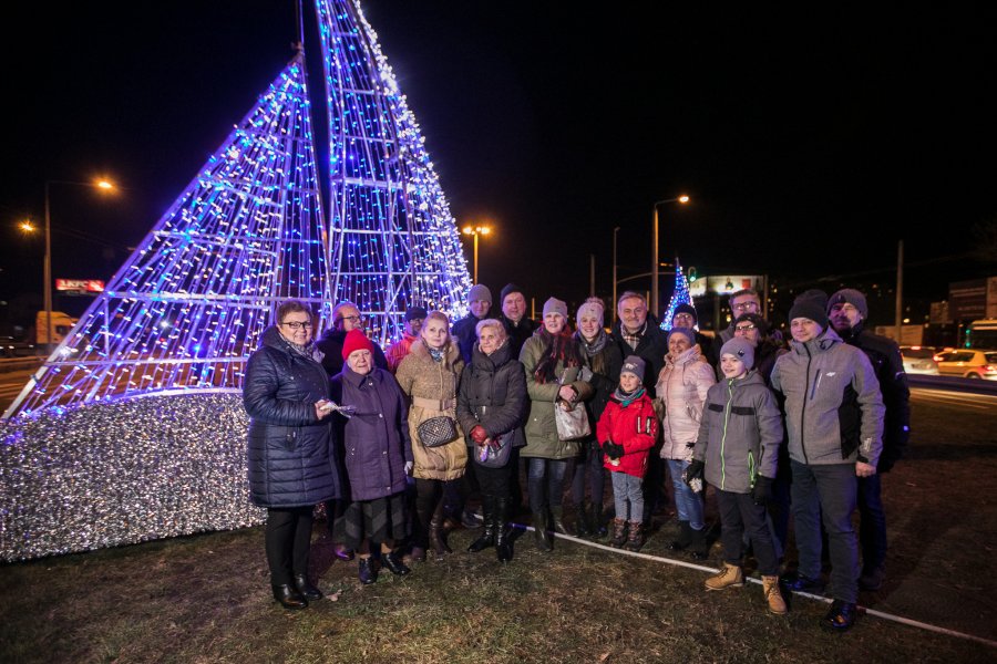 Iluminacje w dzielnicach zapalili: prezydent Wojciech Szczurek i Elżbieta Sierżęga // fot. Karol Stańczak