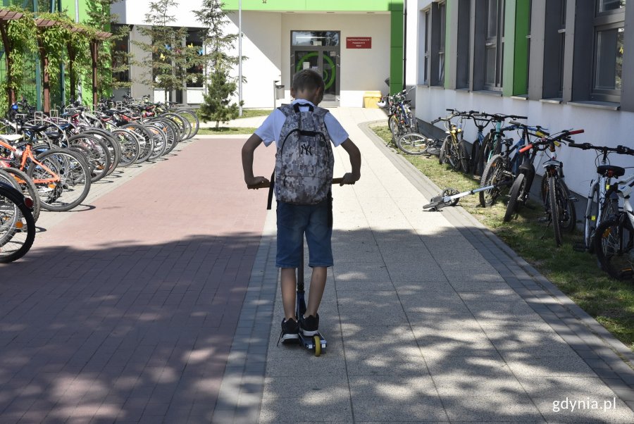 Kampania Rowerowy Maj ma zachęcać dzieci do aktywności fizycznej i przyjeżdżania do szkoły na jednosladach // fot. Magdalena Czernek