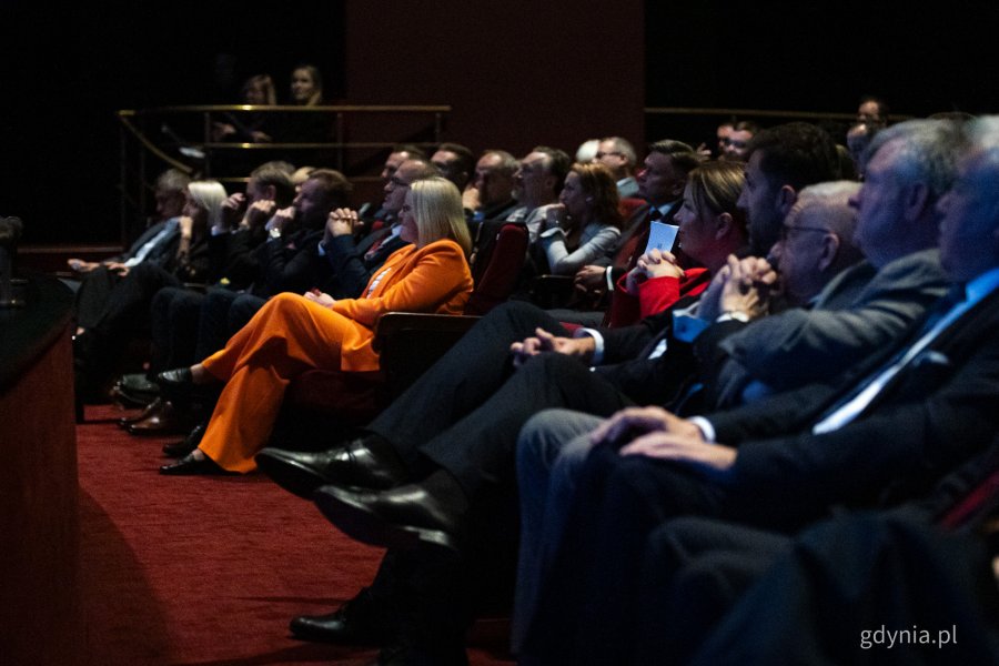 Gala wręczenia nagród Gryfów Pomorskich za rok 2024 połączona z obchodami Światowego Dnia Turystyki w Operze Bałtyckiej w Gdańsku (fot. Kamil Złoch)