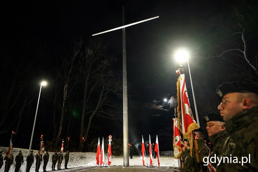 Krzyż przy Kwaterze Pamięci na cmentarzu Marynarki Wojennej