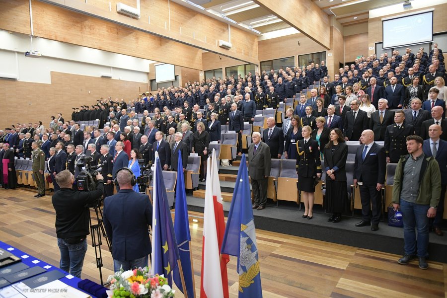 Społeczność uczelni na auli