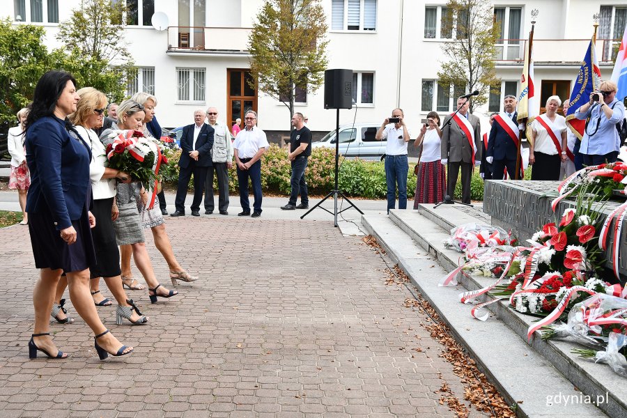 Sobotnie uroczystości pod pomnikiem, fot. Michał Puszczewicz