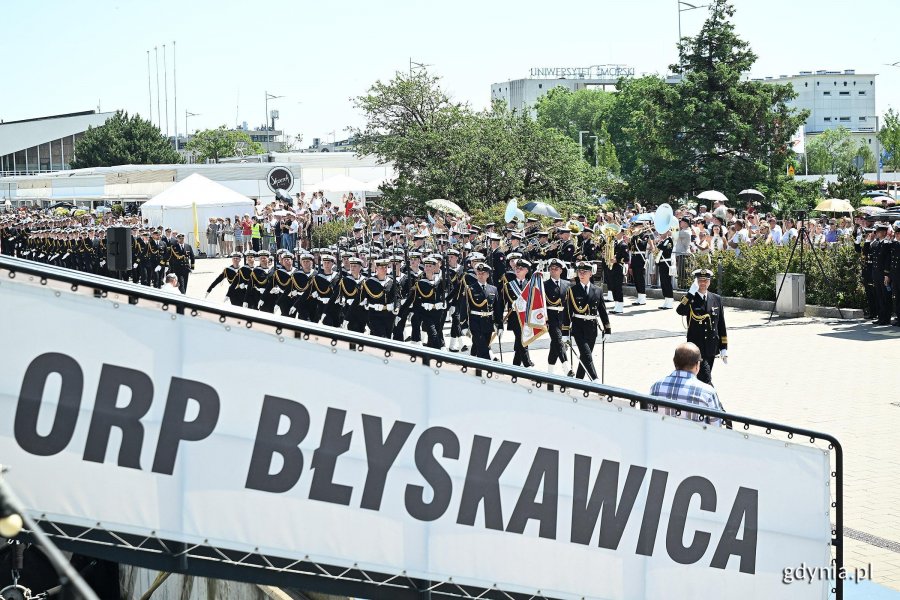 Uroczystość zakończyła widowiskowa defilada