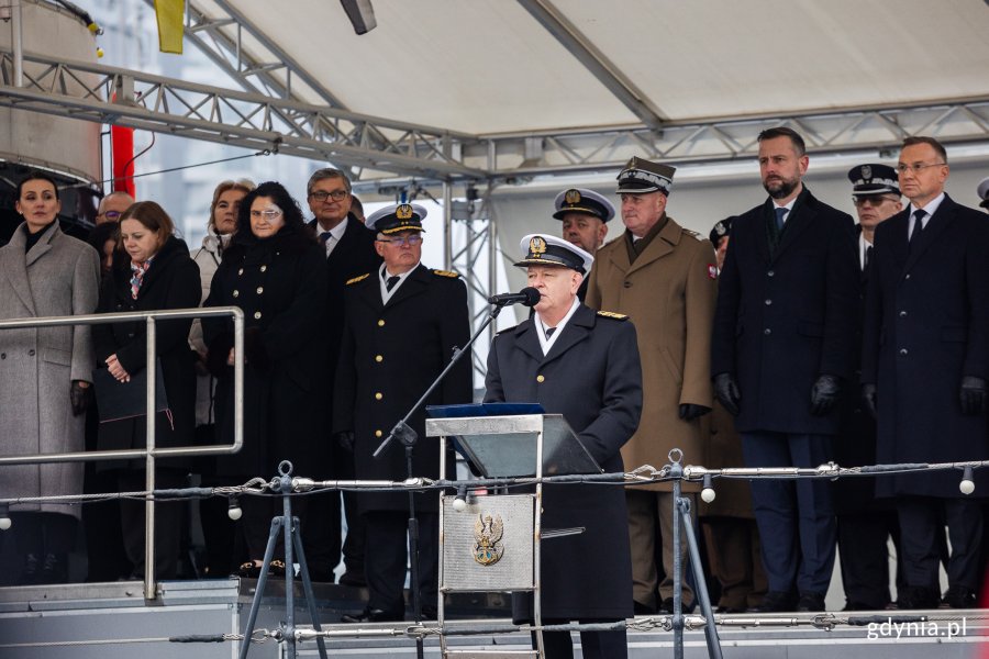 wiceadmirał Jarosław Ziemiański - inspektor Marynarki Wojennej podczas uroczystości z okazji 106. rocznicy utworzenia Marynarki Wojennej 