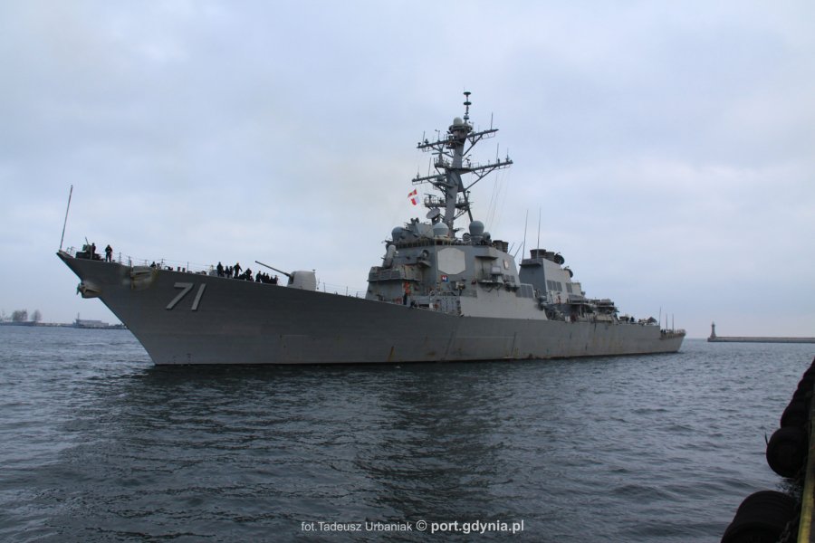 Niszczyciel amerykańskiej marynarki wojennej USS Ross DDG-7 zacumował przy nabrzeżu Francuskim, fot. Tadeusz Urbaniak