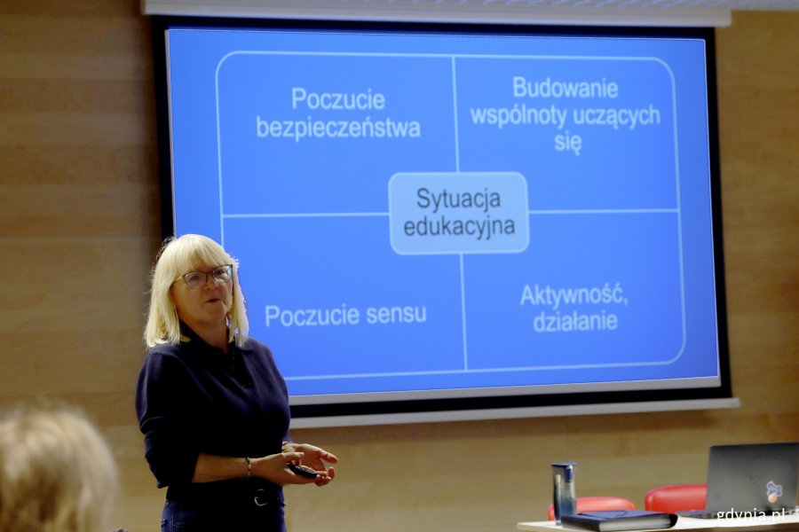 STEAM w Gdyni – kadra pedagogiczna szkoli się w praktyce, na zdjęciu z Wiesławą Mitulską 