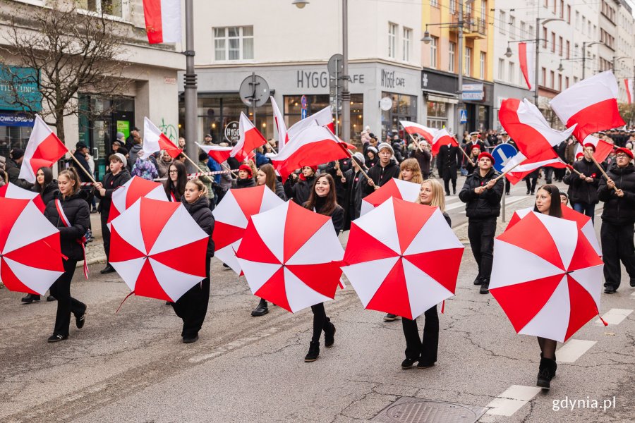 Parada na ul. Świętojańskiej (fot. Karol Stańczak)