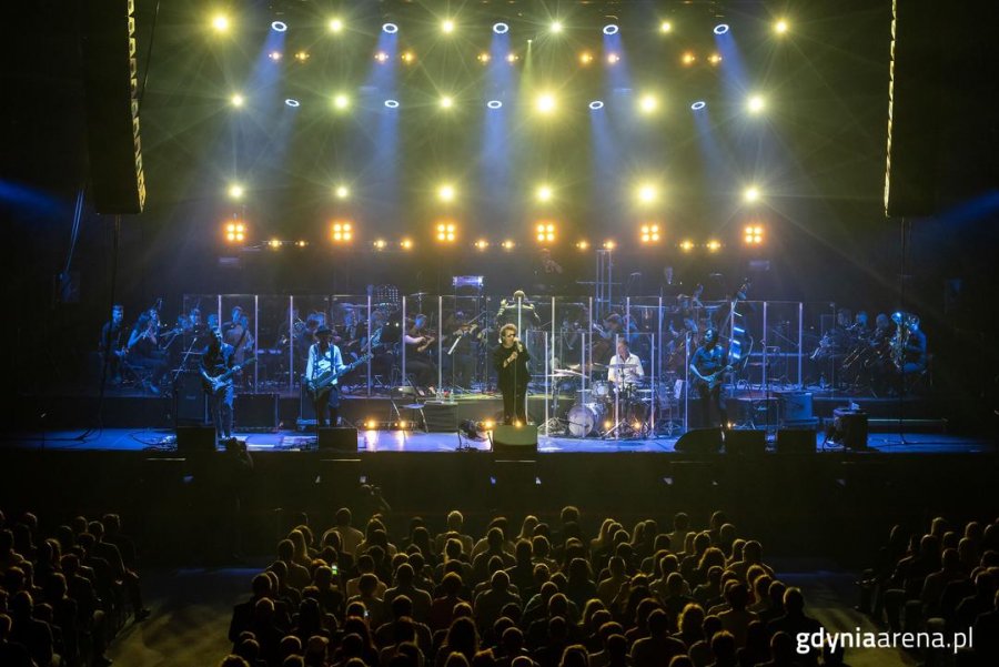 Największe przeboje legendarnej rockowej grupy Lady Pank w nietypowych symfonicznych aranżacjach rozbrzmiały w Gdynia Arenie // fot. Dawid Linkowski