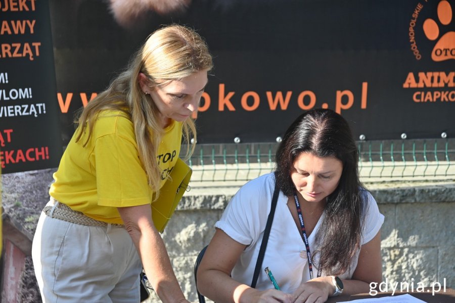 Podpis złożyła również radna Gdyni Larysa Kramin 