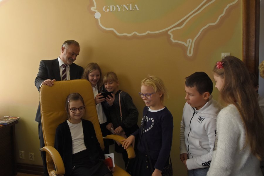 Wizyta uczniów SP nr 8 u Prezydenta Gdyni // fot. Michał Kowalski