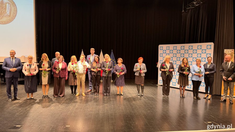 Osoby uhonorowane podczas Wojewódzkiej Uroczystości z okazji Dnia Edukacji Narodowej 2025 (fot. Katarzyna Balcerzak)