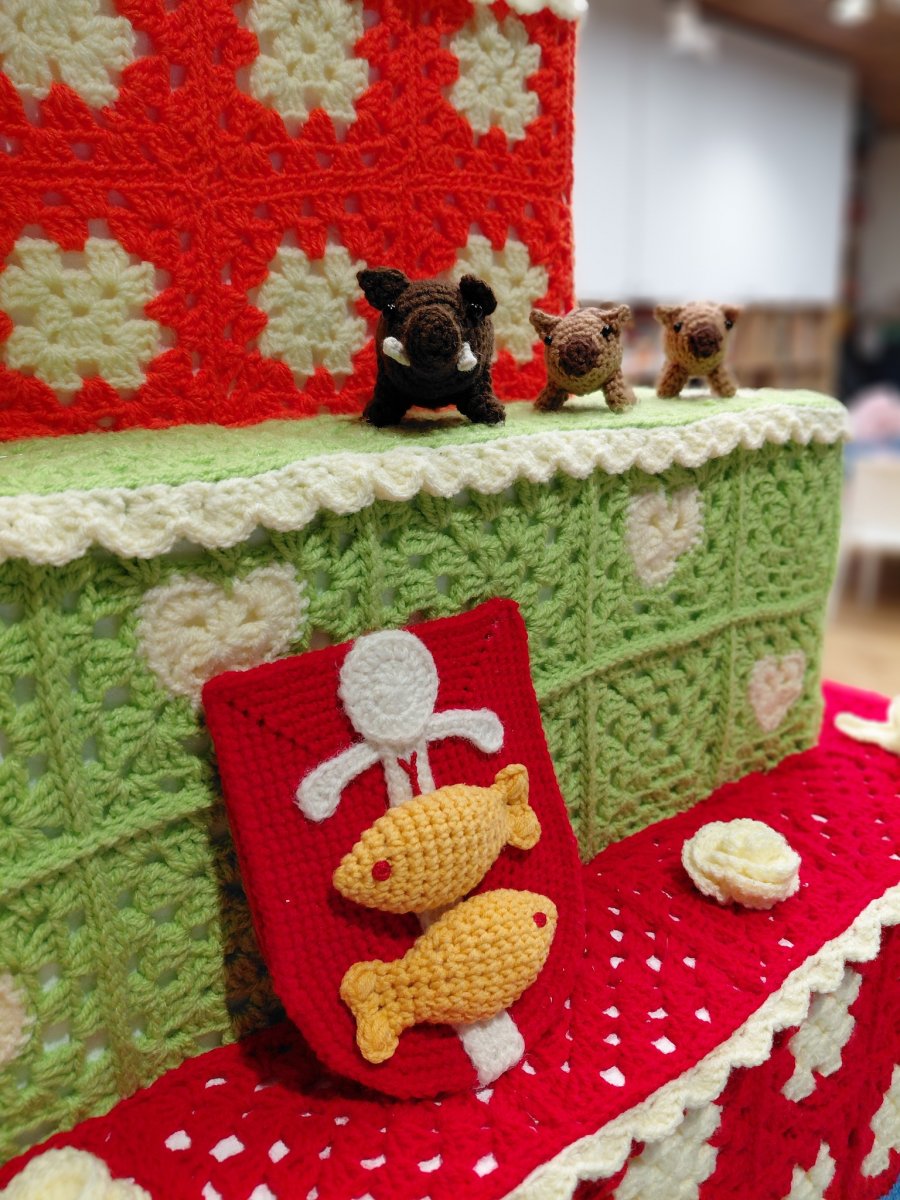 Szydełkowy tort będzie można zobaczyć w Przystaniach, szczeg&oacute;ły ekspozycji będą dostępne na Facebooku sieci centr&oacute;w sąsiedzkich (fot. archiwum LIS)