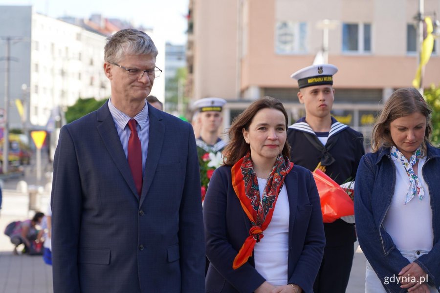 Na zdjęciu wiceprezydent Rafał Geremek, Anna Szpajer, Natalia Kłopotek-Gł&oacute;wczewska
