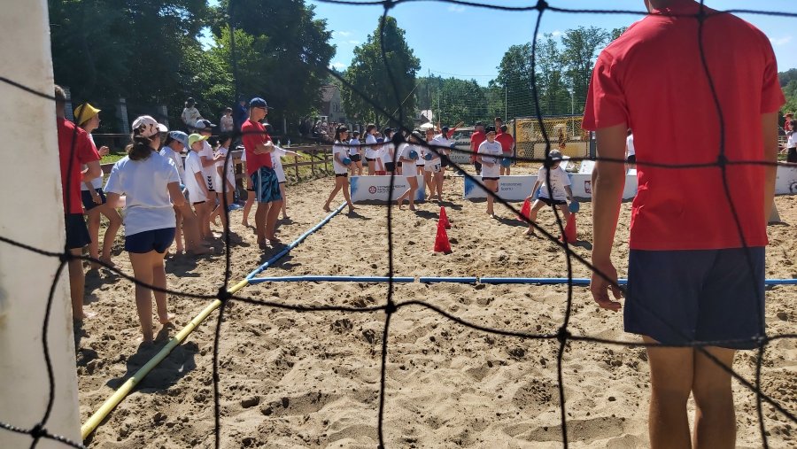 Mecz na plaży podczas Turnieju Piłki Plażowej