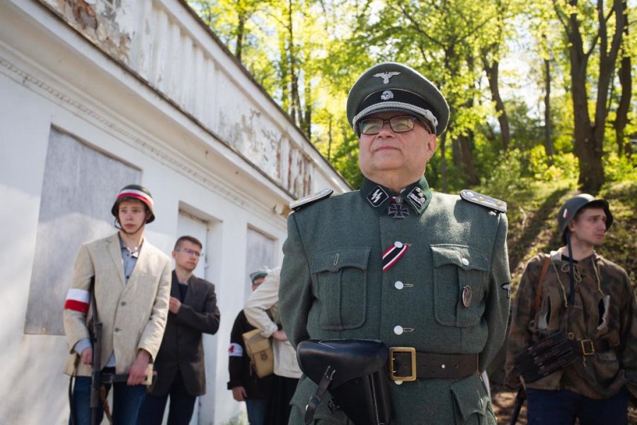 Plac Grunwaldzki zamienił się w plan filmowy, gdzie kręcono scenę batalistyczną // fot. Anna Rezulak