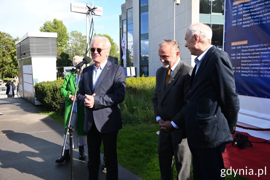 Na zdj. (od prawej): dyrektor Leszek Kopeć, prezydent Wojciech Szczurek i reżyser Jacek Bromski // fot. Magda Śliżewska