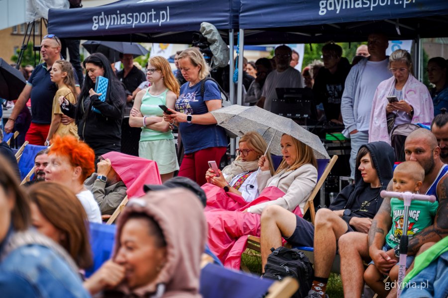 Gala finałowa Międzynarodowego Festiwalu Piosenki Gdynia Open w muszli koncertowej na placu Grunwaldzkim - publiczność (fot. Kamil Złoch)