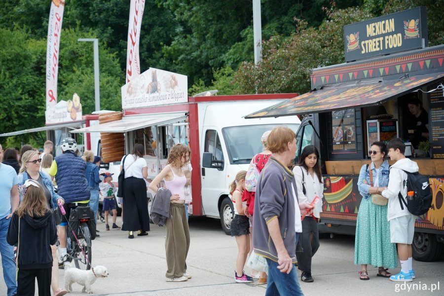 Na głodnych czekają foodtrucki