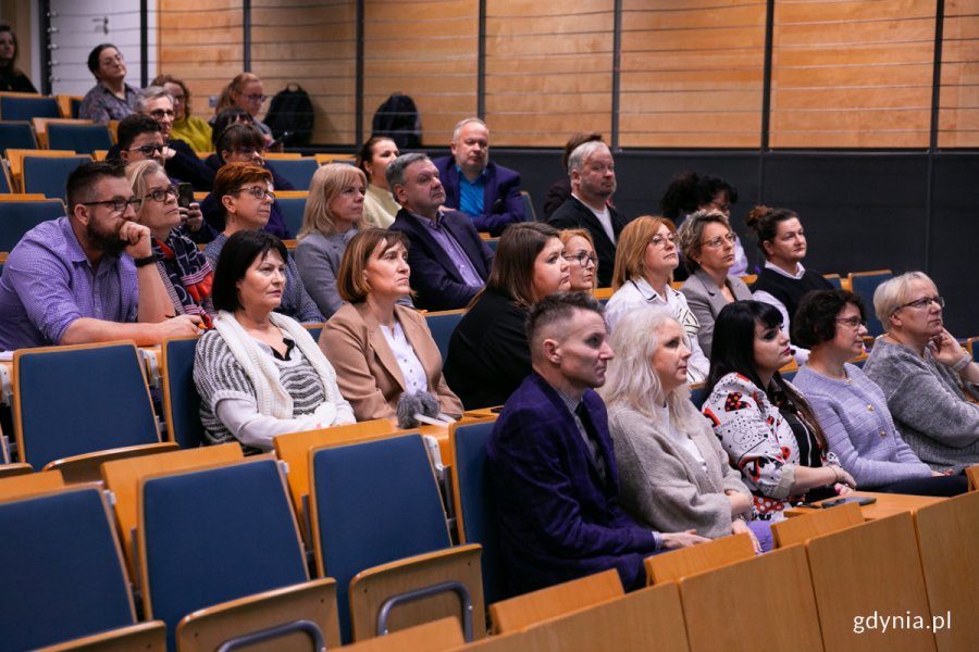 W spotkaniu wzięło udział ponad 80 pracowników oświaty z całej Gdyni (fot. Natalia Kawalerowicz)