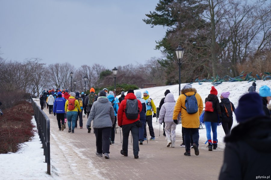 Uczestnicy biegu wyruszają z Molo w Orłowie w stronę Gdańska