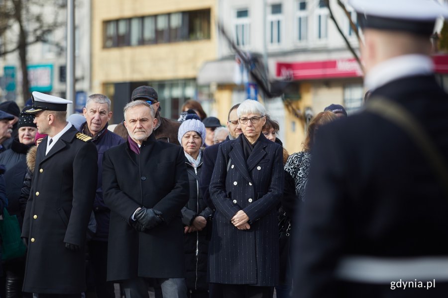 Uroczystości oficjalne pod pomnikiem Polski Morskiej z okazji 93. rocznicy nadania praw miejskich, fot. Dawid Linkowski