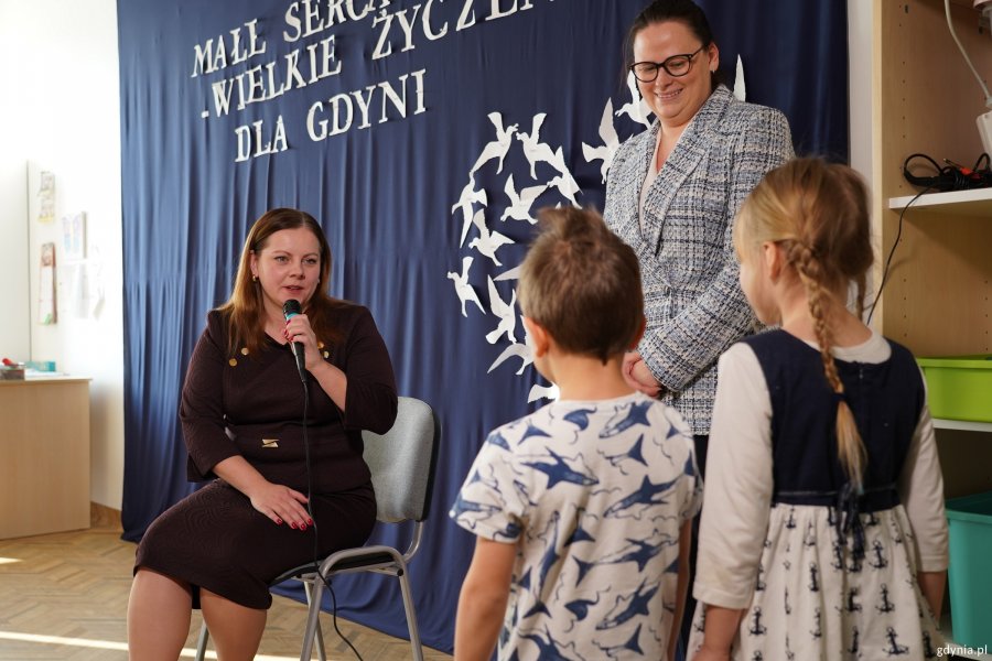 Prezydent Aleksandra Kosiorek odpowiada na pytania przedszkolak&oacute;w