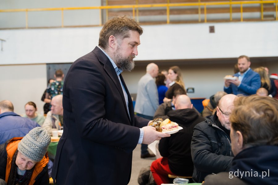 Tadeusz Szemiot, przewodniczący Rady Miasta Gdyni, podczas tradycyjnej gdyńskiej wigilii