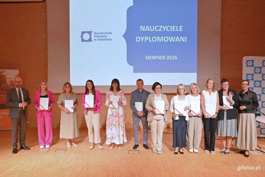 Nauczycielki i nauczyciele dyplomowani (fot. Magdalena Starnawska)