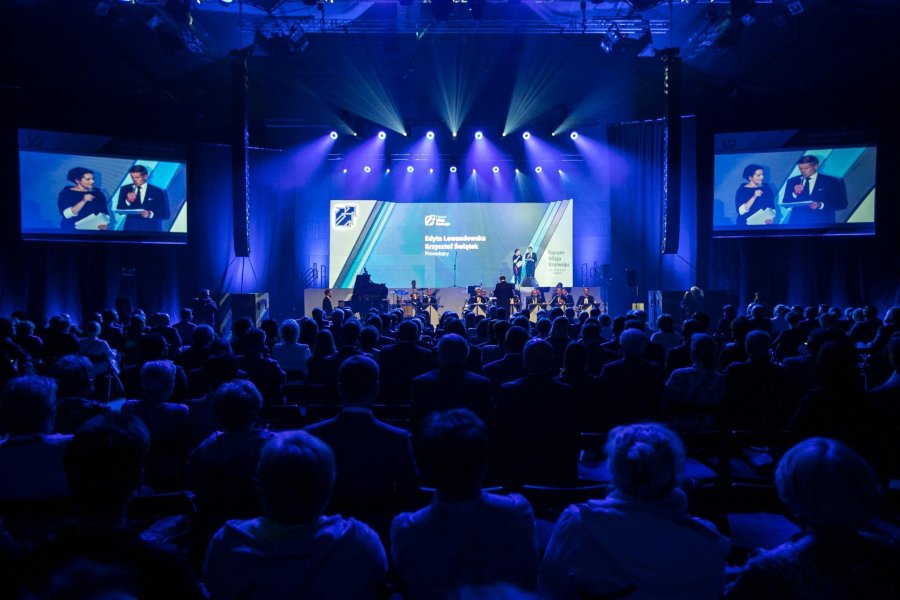 Nagrody gospodarcze wręczono podczas wieczornej Gali Forum Wizja Rozwoju w Gdynia Arenie, fot. Karol Stańczak