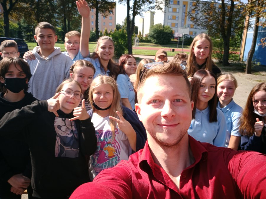 Uczniowie Szkoły Podstawowej nr 40 w Gdyni, którzy uczestniczyli w zajęciach z pierwszej pomocy // fot. Misja Pierwsza Pomoc