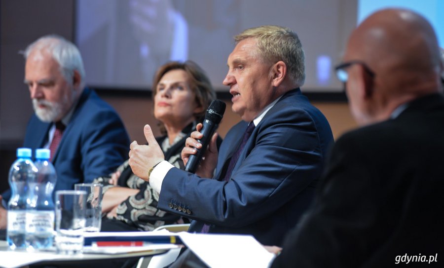 Debata o przyszłości Europy w PPNT. Na zdjęciu Jan Olbrycht, Marzena Guz-Vetter, Tadeusz Truskolaski.