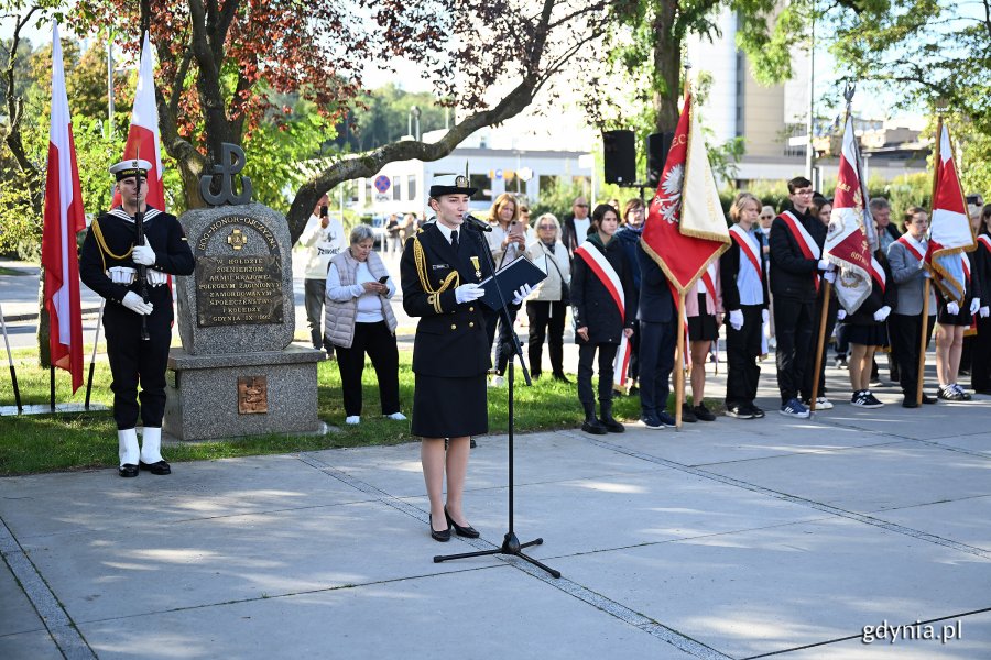  Dzień Polskiego Państwa Podziemnego – uroczystości z okazji 86. rocznicy jego utworzenia pod Pomnikiem Armii Krajowej w Gdyni (fot. Michał Puszczewicz)