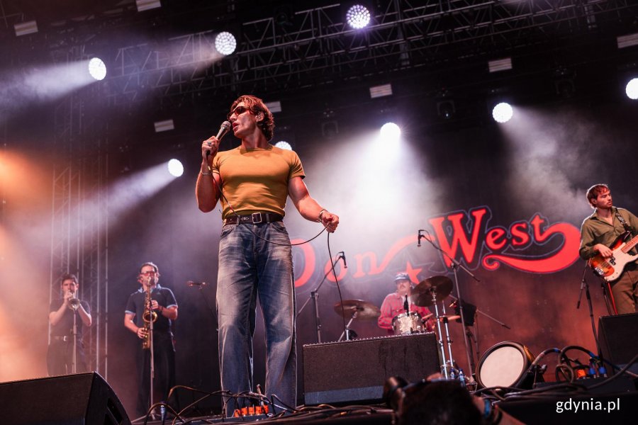 Don West podczas występu na Alter Stage