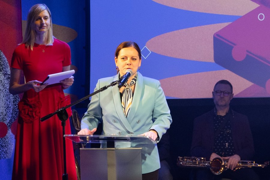Na scenie prezydent Gdyni Aleksandra Kosiorek