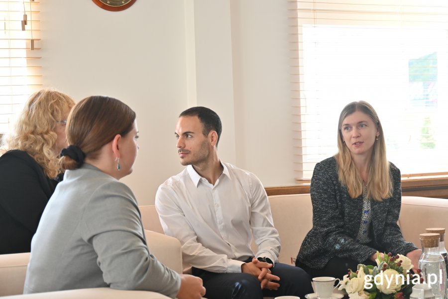 Podczas spotkania, Aleksandrze Brodowskiej towarzyszył partner (fot. Zofia Marczak)
