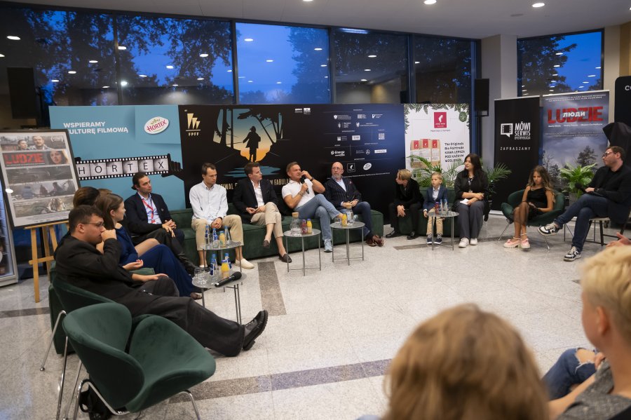Spotkanie z twórcami filmu „Ludzie” we foyer Teatru Muzycznego