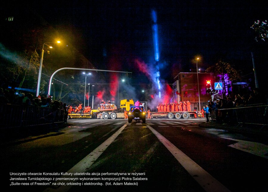 Jedna z fotografii uwieczniająca otwarcie Konsulatu Kultury/fot. Adam Małecki