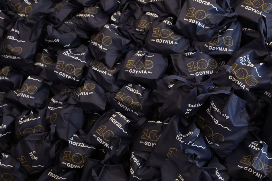 Wolontariusze spakowali 500 paczek dla samotnych i potrzebujących 