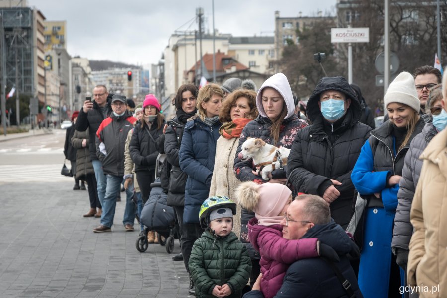 Mieszkańcy Gdyni uczestniczący w uroczystościach z okazji 96. rocznicy nadania Gdyni praw miejskich // fot. Kamil Złoch