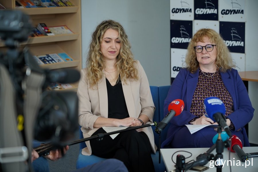 Celina Łozowska, kierowniczka Biura Miejskiego Konserwatora Zabytków i Joanna Leman, kierowniczka Referatu Współpracy z Zagranicą na konferencji w PLO