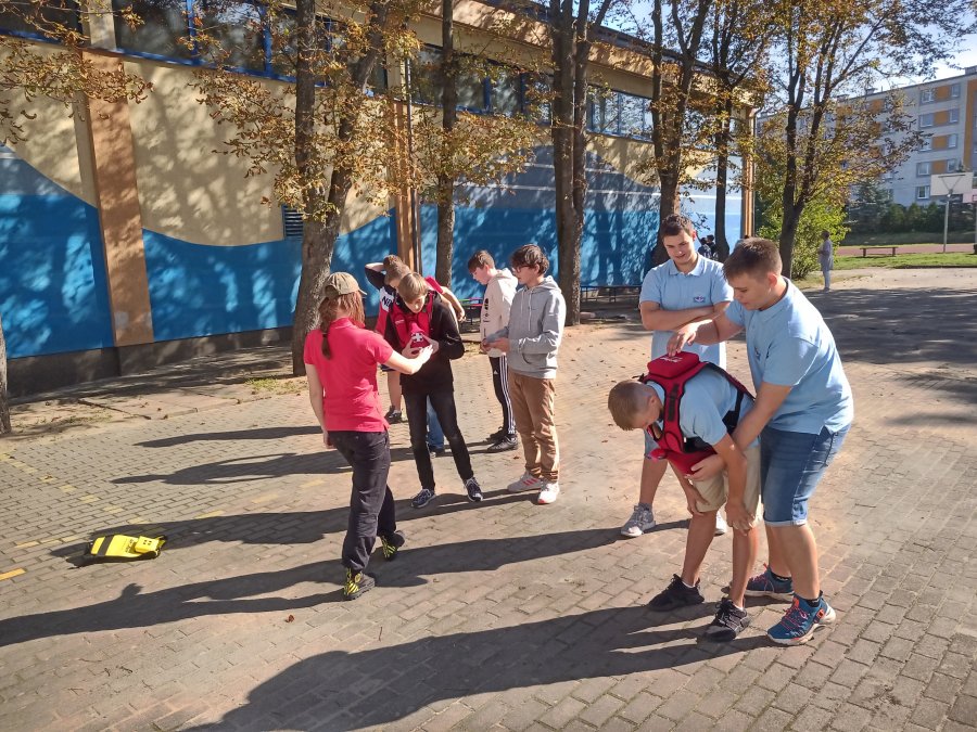 Zajęcia z pierwszej pomocy dla młodzieży w Szkole Podstawowej nr 40 w Gdyni // fot. Misja Pierwsza Pomoc